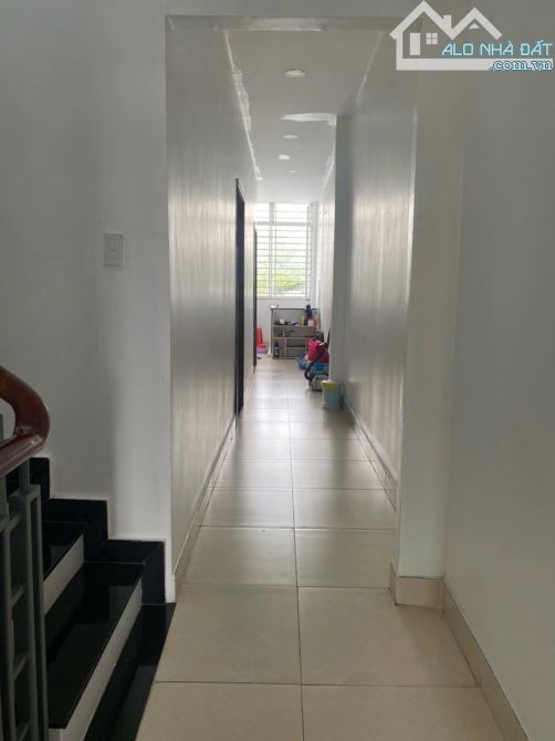 NHÀ 3 TẦNG HÓC MÔN- HẺM XE TẢI 7M-GIÁ 4.6 TỶ ( tặng full nội thất) - 5