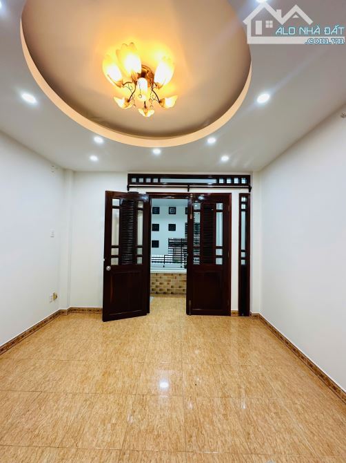 Bán nhà HXH 8m Bàu Cát, Nguyễn Hồng Đào - DT 4x16 - 5 tầng giá chỉ 11.5 tỷ TL - 5