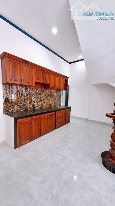 Giá bán:  3tỷ750 (thương lượng)  CHỦ GỬI BÁN NHÀ 1T1L PHƯỜNG BỬU HOÀ. DT5x19,4=97,5M2 - 5