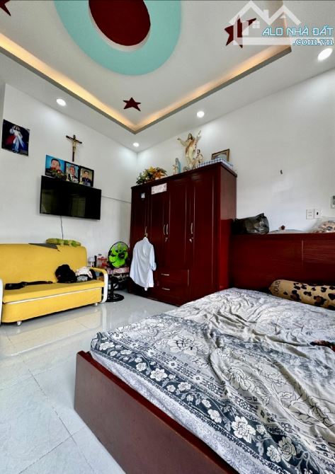 💥💥💥 SIÊU PHẨM NHÀ 2 TẦNG - HẺM 15M RA MẶT TIỀN DHT 02 - NGANG HƠN 4M - GIÁ CỰC TỐT!!! - 5