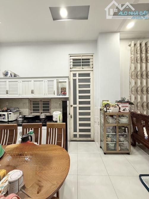 Bán nhà 3 tầng 141m² (7x20m) + 4 phòng trọ, hẻm xe hơi, phường Thạnh Lộc, Quận 12 – giá 8 - 5
