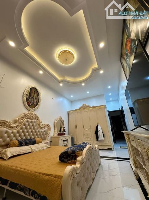 Nhà đẹp 3 tầng mặt đường Đinh Thị Ván - 6