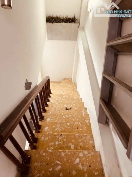 Bán nhà Phố Vọng 27m2, 3T, mt 7.2m oto đỗ cửa, 15m ra phố, ngõ thẳng, chưa sổ. Giá 3.25 tỷ - 6