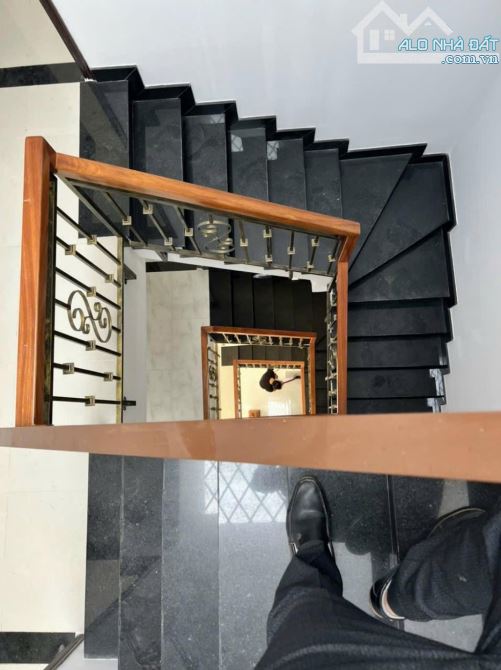 Căn Góc 2 Mặt Tiền HXH Đ. Thạnh Xuân 24 Quận 12- 4 Tầng 191m2 Sàn (4,5x10) chỉ 5,3 - 6