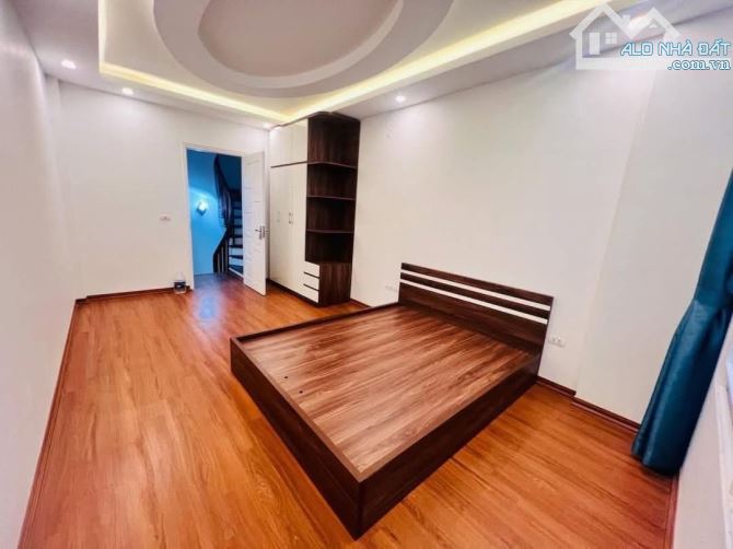 NHÀ CẦU GIẤY NGAY GẦN ĐH SƯ PHẠM 35M2 - 5T - NHỈNH 7 TỶ VỊ TRÍ ĐẸP 2 MẶT THOÁNG GẦN PHỐ - 6