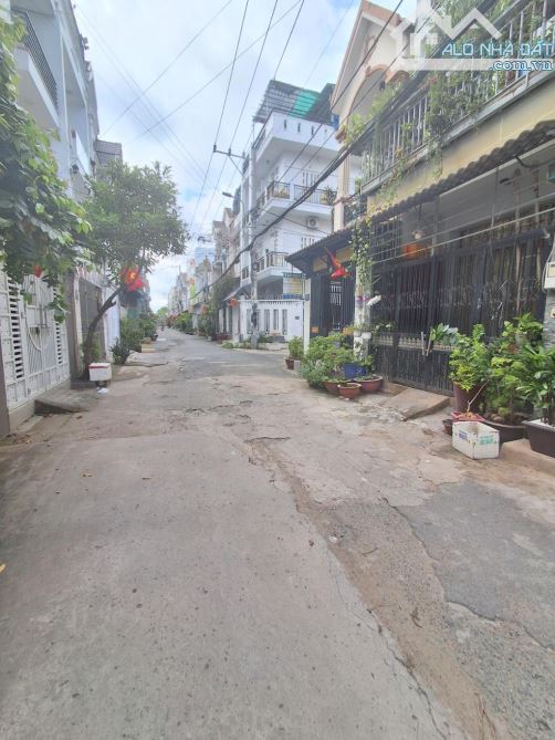 NHÀ PHỐ 4 TẦNG HIỆN ĐẠI MỚI ĐẸP Ở NGAY - HẺM XE TẢI TRÁNH- ĐÀO TÔNG NGUYÊN - TT NHÀ BÈ - 6
