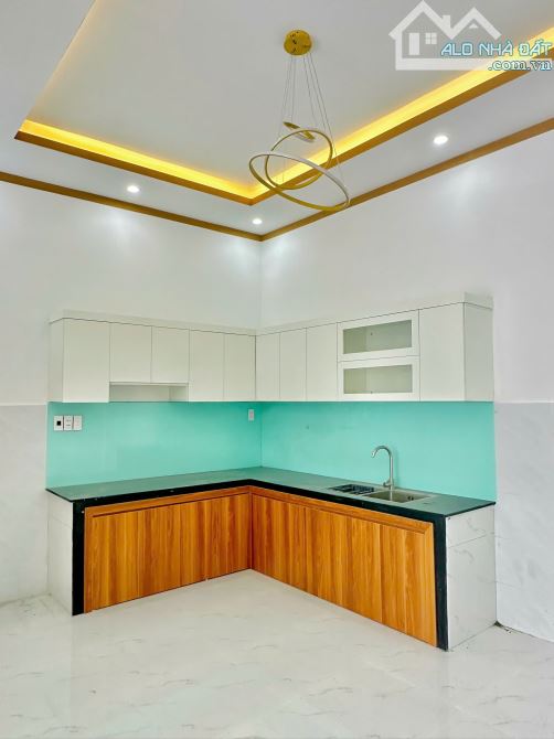 BÁN GẤP NHÀ MẶT TIỀN KINH DOANH XÂY DỰNG KIÊN CỐ 1 TRỆT 1 LẦU, SAU TRƯỜNG TH TÂN PHÚ ẤP 5 - 6