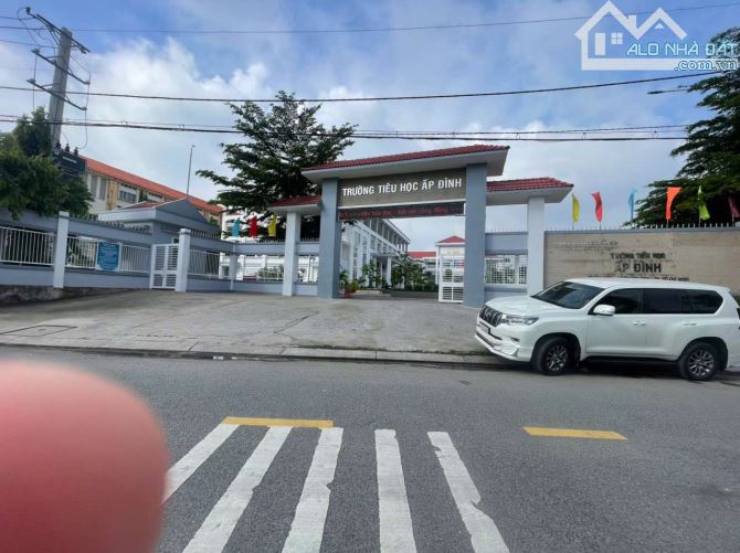 Bán Nhà Tô Ký 12. 100m2, 3 Tầng , Đường 7m .Xe hơi ngủ trong nhà.rẻ có 102 - 6