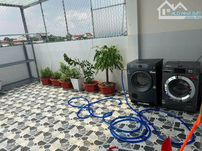 Bán Nhà 1 Trệt 2 Lầu sát Trường Tiểu Học Tân Phong 2, gần Ngã 3 Phú Đôn, Quân Đoàn 4 - 7