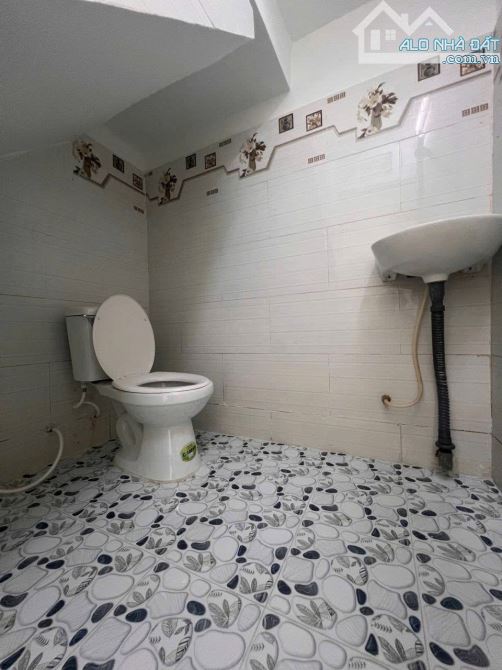 Nhà 1 Lầu Đẹp 4 x 10m, Sát Đường Nhựa 2PN 2WC Full Nội Thất Đẹp. Sổ Hồng Sẵn - 7