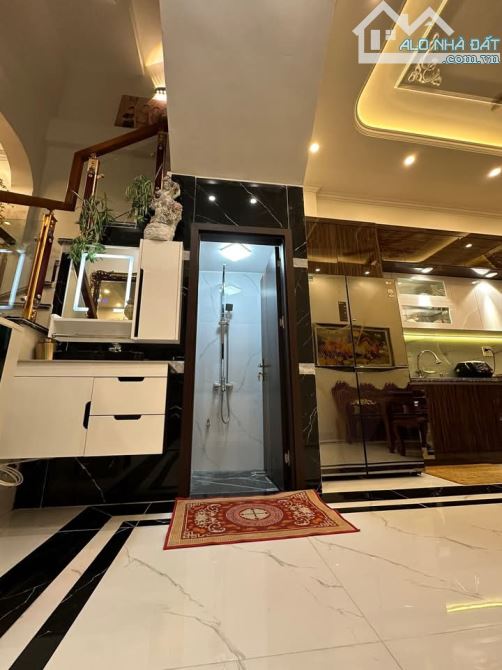 Nhà đẹp 3 tầng mặt đường Đinh Thị Ván - 8