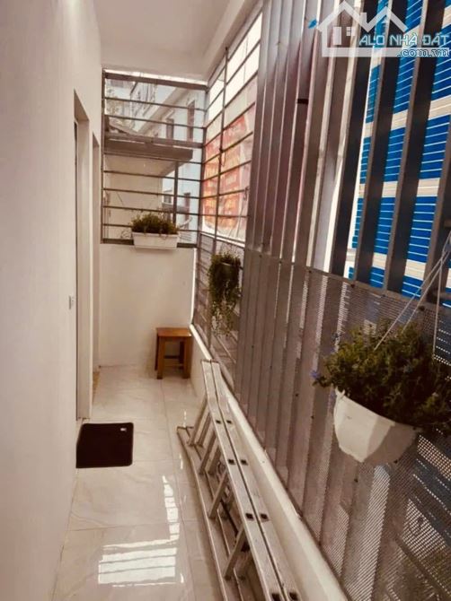 Bán nhà Phố Vọng 27m2, 3T, mt 7.2m oto đỗ cửa, 15m ra phố, ngõ thẳng, chưa sổ. Giá 3.25 tỷ - 8