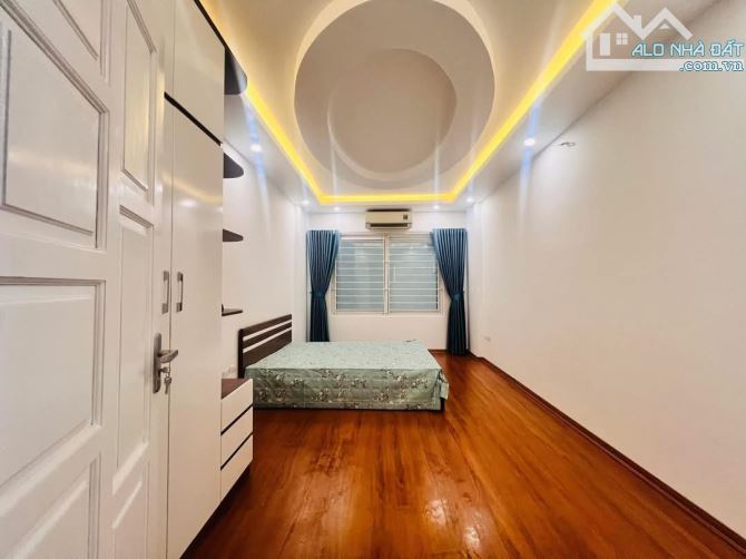 NHÀ CẦU GIẤY NGAY GẦN ĐH SƯ PHẠM 35M2 - 5T - NHỈNH 7 TỶ VỊ TRÍ ĐẸP 2 MẶT THOÁNG GẦN PHỐ - 8