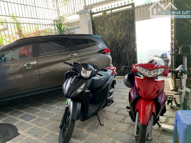 BÁN NHÀ ĐẸP 2 TẦNG HẺM ÔTÔ 7 CHỖ VÀO NHÀ 6x26=150M2 GẦN BIỂN VŨNG TÀU GIÁ TỐT 8.7 TỶ - 9