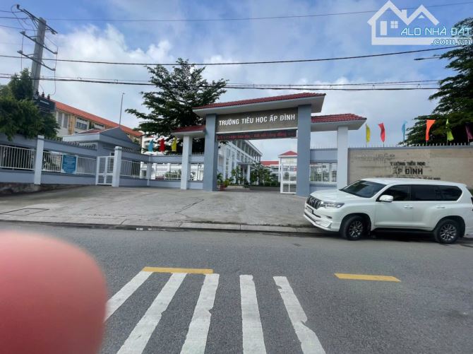NHÀ 3 TẦNG HÓC MÔN- HẺM XE TẢI 7M-GIÁ 4.6 TỶ ( tặng full nội thất) - 9