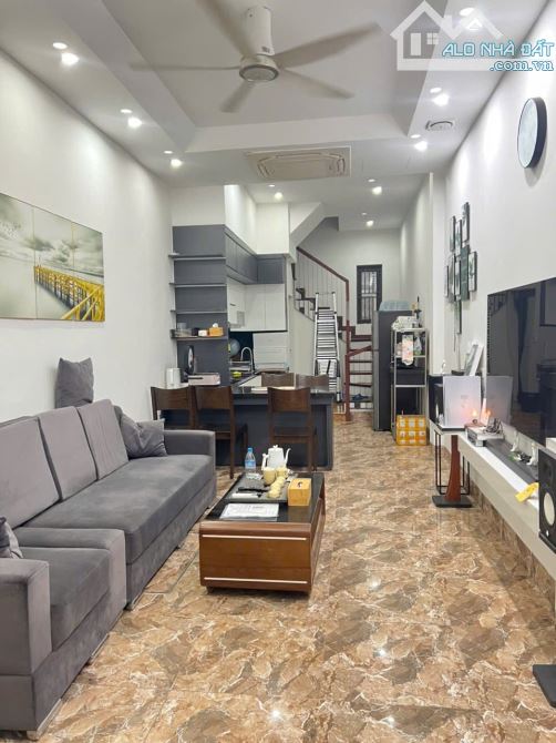 Nhà phân lô, 42m2, 4 phòng ngủ, phố Mạc Thái Tổ, Cầu Giấy.Giá 19.05 tỷ, còn thương lượng. - 9