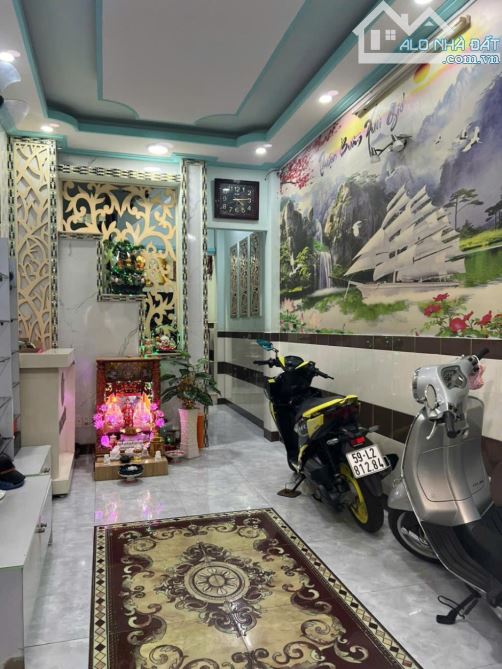 Nhà đẹp 3 Tầng,81m2,Bông Sao,P.5 Q.8 ở ngay Giá chỉ 5.65 Tỷ - 9