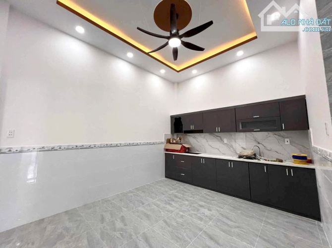 Nhà mới ngay Cầu Ông Thìn. Diện tích 5,7m dài 20m nở hậu 9,5m = 155m² 1 trệt 1 lầu - 9