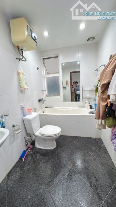 Bán CC E11 Chung Cư 96 Định Công 132m2, 3 ngủ rộng - 9