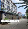 Nhỉnh 5 tỷ - Bán nhà kho 2 tầng - 130m2 - 8x14 - Hẻm xe hơi - Đường Lê Văn Quới - Bình Tân