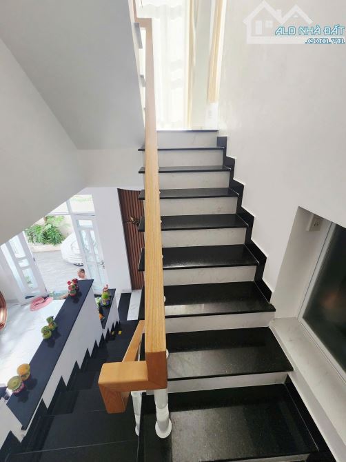 Bán Nhà 3 Tầng Ngang 8.5m - Hẻm Nguyễn Biểu - Phường Bắc Nha Trang