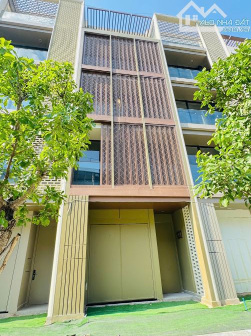 Chính chủ gửi bán lỗ căn nhà phố dãy LK5, Global City QUẬN 2 - Chủ đầu tư Masterise