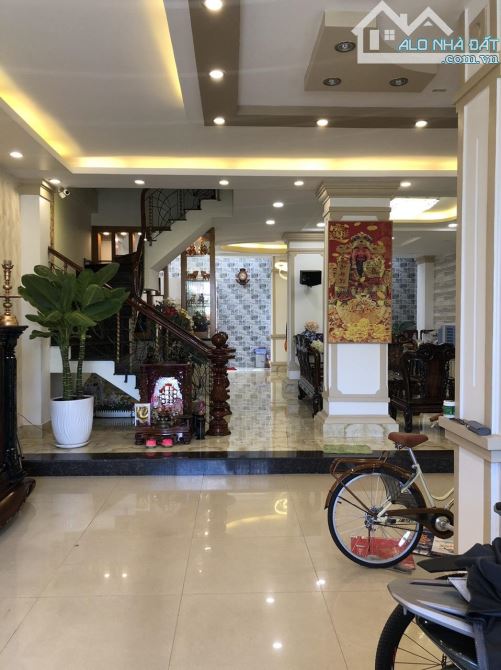 Bán Nhà MT Đường Trần Thị Ngôi - 8m x 20m - 160m/2- 1Trệt 2 Lầu + Sân Thượng- 4PN 5WC- F4