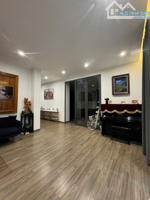 Cần bán căn biệt thự sân vườn siêu đẹp tại An Sơn, P4,Tp Đà Lạt. 400m², 2 tầng, 6PN. - 1