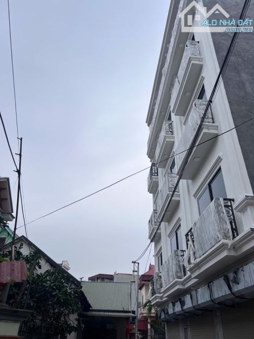 Nhà Đan Khê 33m2 5 tầng mặt tiền 4m vài bước chân ra bãi đỗ xe ô tô gần trường chợ 4 tỷ 35