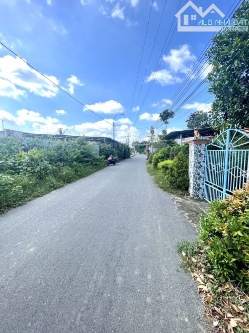 Nhà cấp 4 Mt Bình Hòa Cây Dương, Bình Hòa, Vĩnh Cửu, Đồng Nai, 490m2, giá 4 tỷ 250.