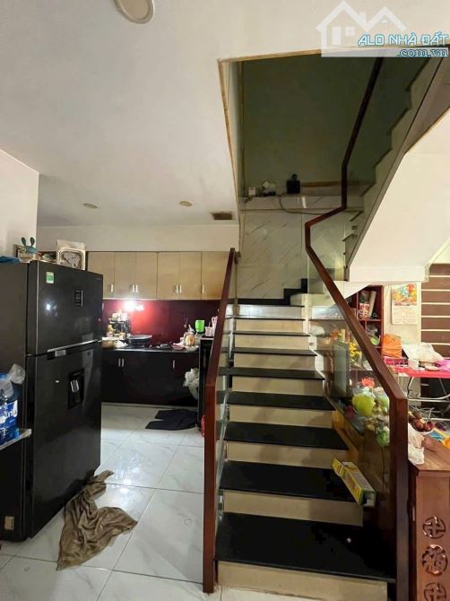 CHỦ NGỘP GỞI BÁN NHÀ 1 TRỆT 1 LẦU CĂN GÓC 2 MẶT TIỀN 6X17=102M2, ĐÃ HOÀN CÔNG,SỔ RIÊNG, 3