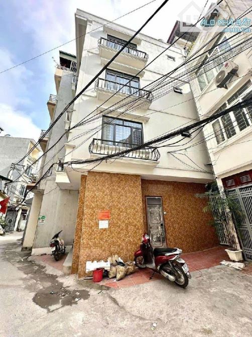Bán nhà Cầu Đơ_Vài bước ra phố_Trung tâm quận_Nhà 4 tầng kiên cố_Nội thất xịn_45 m2_8 tỷ 8