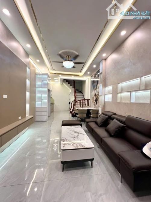 Nhà 5 tầng DT 34m2, mới tinh ở Trần Phú, Hà Đông, ngõ xe ba gác,tiện ích đầy đủ
