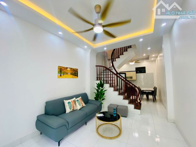 Bán nhà -MP Chu Văn An,Vị trí đẹp,ô tô đỗ cửa,có dòng tiền,nhà rất có lộc,DT: 50m,Giá:6.5t