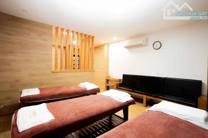 Bán Khách Sạn & Massage Góc 2MT Quận 7 , 9x18m , Hầm 6 tầng , Giá 50 tỷ về 47 tỷ