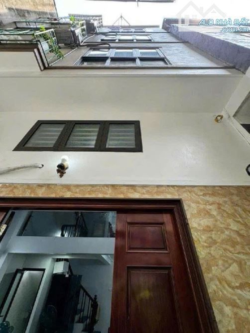 NHÀ TRẦN CUNG - NGAY MẶT PHỐ - Ô TÔ ĐỖ CỬA -  37/45T2M2, 5 TẦNG, MT 4,3M - 7,9 TỶ