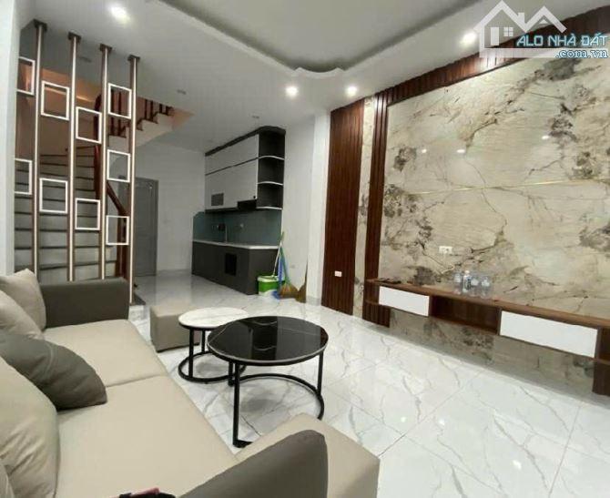 Bán nhà  Liên Mạc, 36m2, phân lô, ô tô, nội thất chủ tặng, nhỉnh 4tỷ.