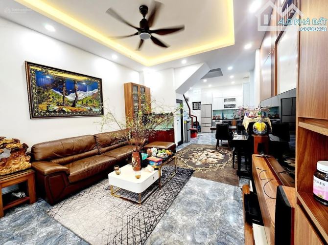 Bán nhà Vũ Hưu, Thanh Xuân, Plo oto tránh Kinh doanh, 110m2*4T, Giáp Tố Hữu, giá 22 tỷ