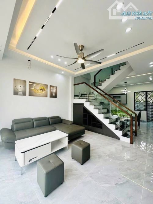 Nhà đẹp Xuân Đỉnh – 4 tầng ở ngay, chủ tự xây, chắc chắn như đinh đóng cột!