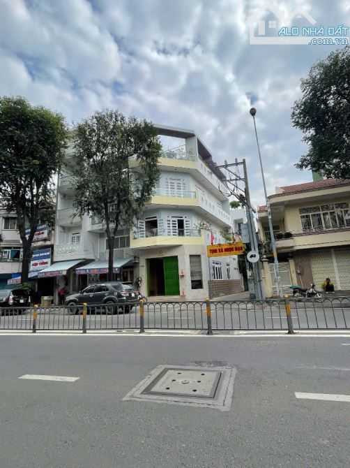 Bán nhà góc 2 mặt tiền đường Nguyễn Văn Luông Quận 6. DT 6x13m NH 10m. DTCN 92m2 giá 24 tỷ