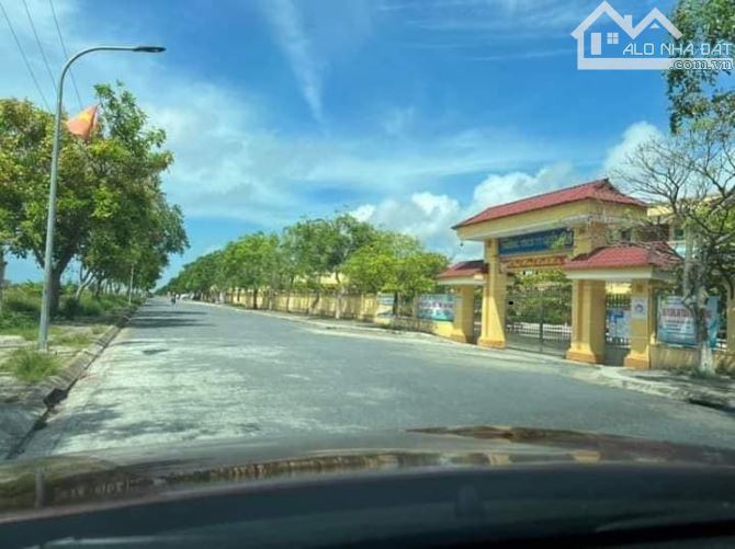 Bán đất gần bãi tắm biển Quất Lâm 100m2 MT5.12m, ô tô kinh doanh giá rẻ đầu tư chỉ 1.25 tỷ