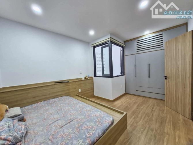 Nhà 3 tầng mới đẹp – 65m2 – Hẻm xe tải quay đầu – Gần BV Thủ Đứ- giá 7.4 tỷ TL