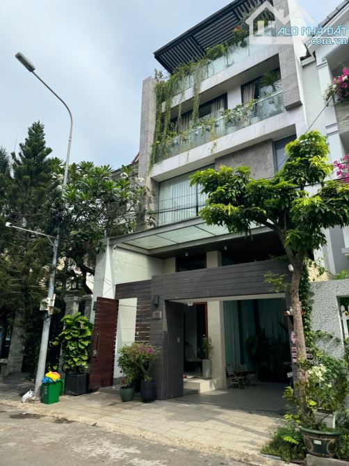 ĐẸP TUYỆT - BIỆT THỰ THẢO ĐIỀN QUẬN 2, THIẾT KẾ PHONG CÁCH CHÂU ÂU, DT 200M2, GIÁ 65 TỶ
