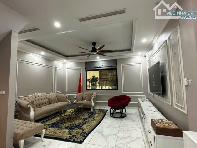 NHÀ PHÂN LÔ, DT 105M, 6 TẦNG, 9 PHÒNG, GARA Ô TÔ, GẦN PHỐ,Ở SƯỚNG PHỐ TRUNG KÍNH CHỈ 32 TỶ