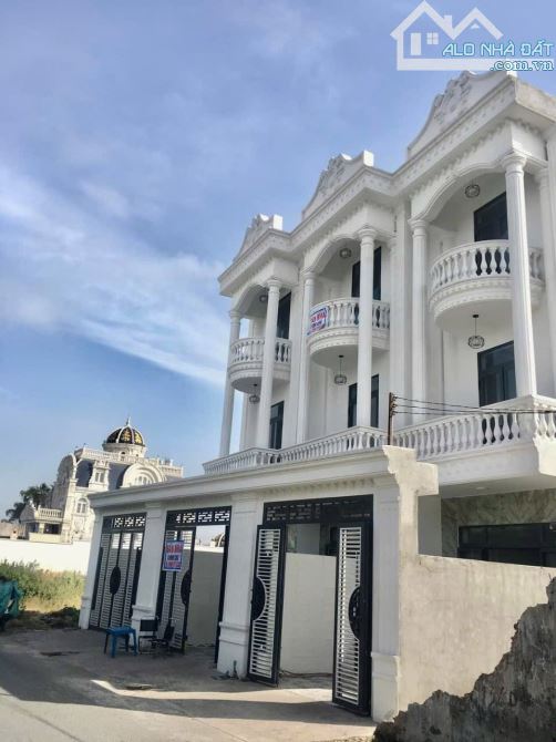 Bán Nhà 2 Lầu Mặt Tiền Bùi Thị Cội , Gần chợ Dĩ An 1 , TP Hồ Chí Minh