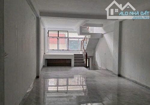 Cho thuê nhà mới xây làm Văn phòng tầng 1 + tầng 2 (có thể thuê 1 tầng) tại Đống