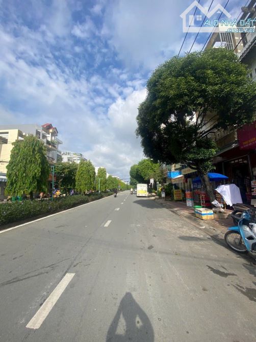 🔥 ĐẠI LỘ 3 2 TẦNG HẺM Ô TÔ PHƯỚC BÌNH – KẾ BÊN GLOBAL CITY – 73M² (4x18) FULL CÔNG NĂNG