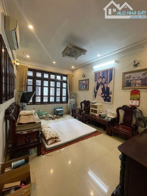 MỄ TRÌ THƯỢNG-NGÕ BA GÁC-GẦN PHỐ-NHÀ DÂN XÂY CHẮC CHẮN 50m² x 5 Tầng 13.5Tỷ