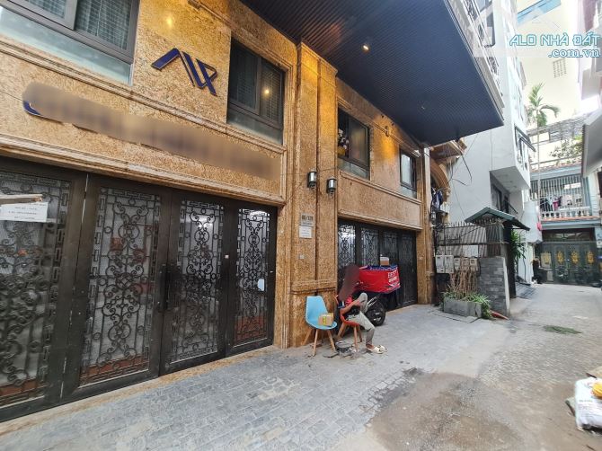 Bán tòa nhà 9 tầng phố Trần Quang Diệu, cho thuê 260 triệu/ tháng, chỉ 45 tỷ.