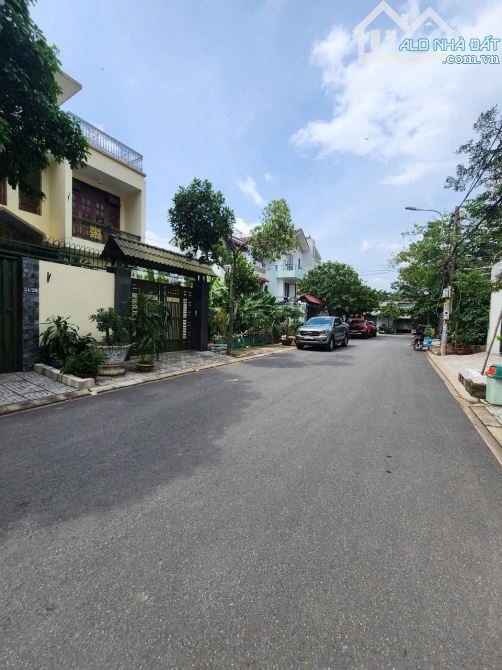 Bán gấp nền đất biệt thự khu bên sông Sài Gòn